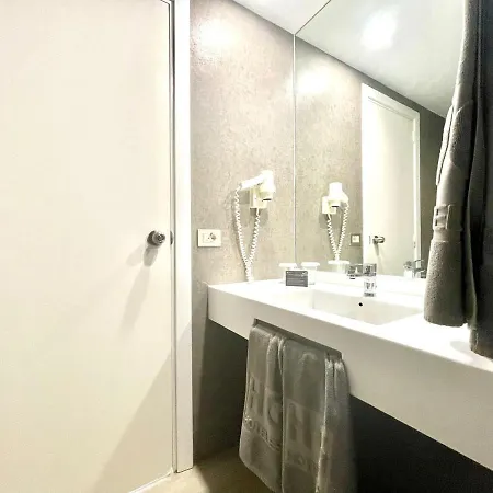 Estudio En Los Cristianos A Pocos Minutos De Playa, Wifi Y Piscina En Tenerife Sur شقة *