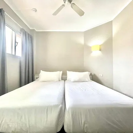 Estudio En Los Cristianos A Pocos Minutos De Playa, Wifi Y Piscina En Tenerife Sur *